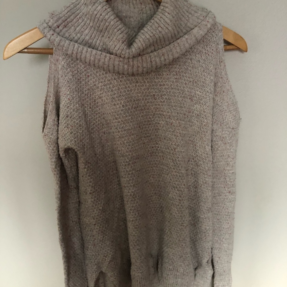 Hollister sweater
